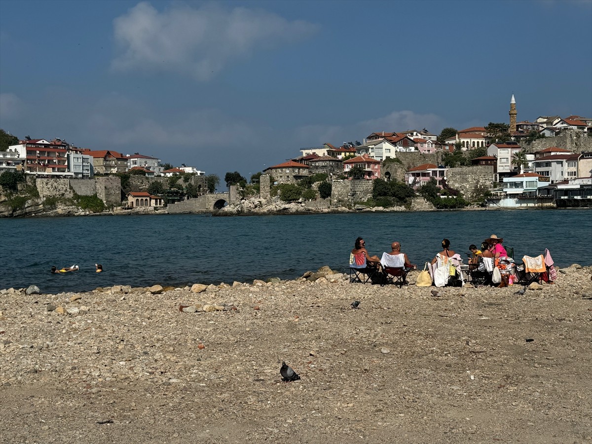 Amasra'da Hafta Sonu Ziyaretçi Yoğunluğu