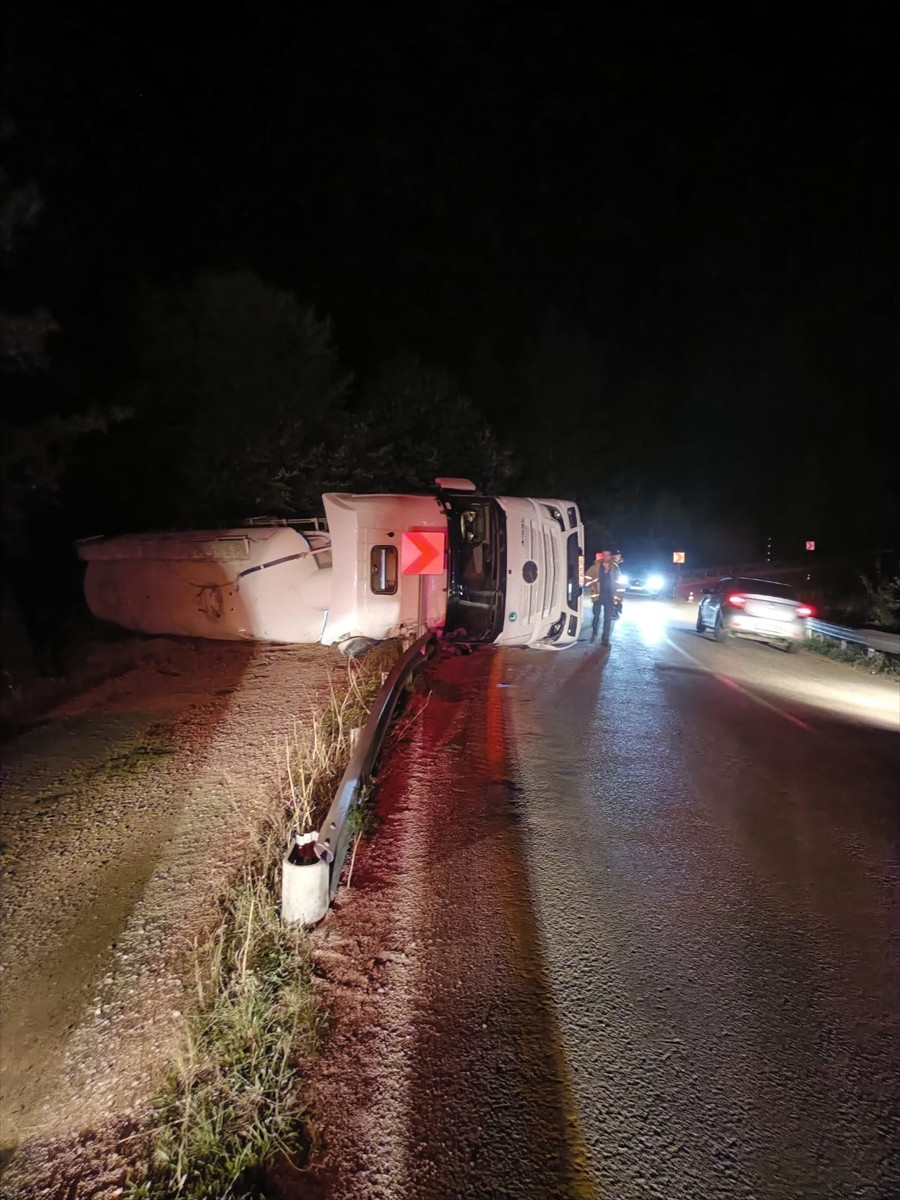 Karabük'te İki Ayrı Trafik Kazası: Üç Yaralı