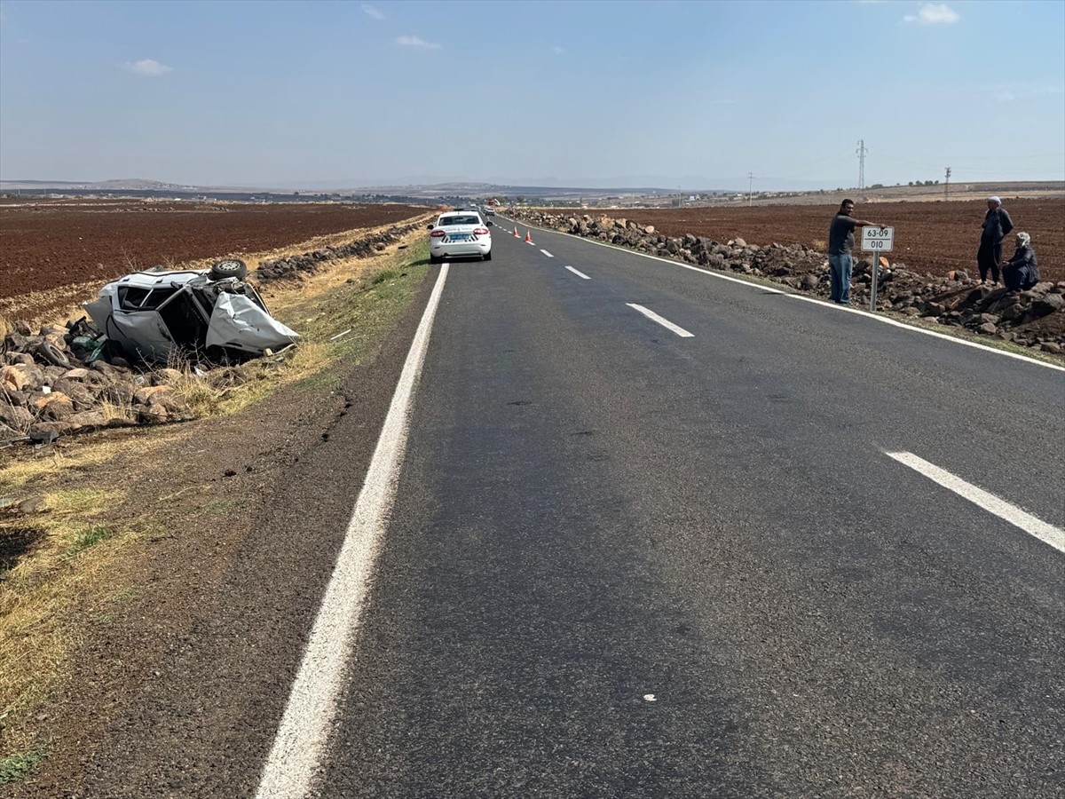 Şanlıurfa'da Devrilen Araçta 5 Yaralı