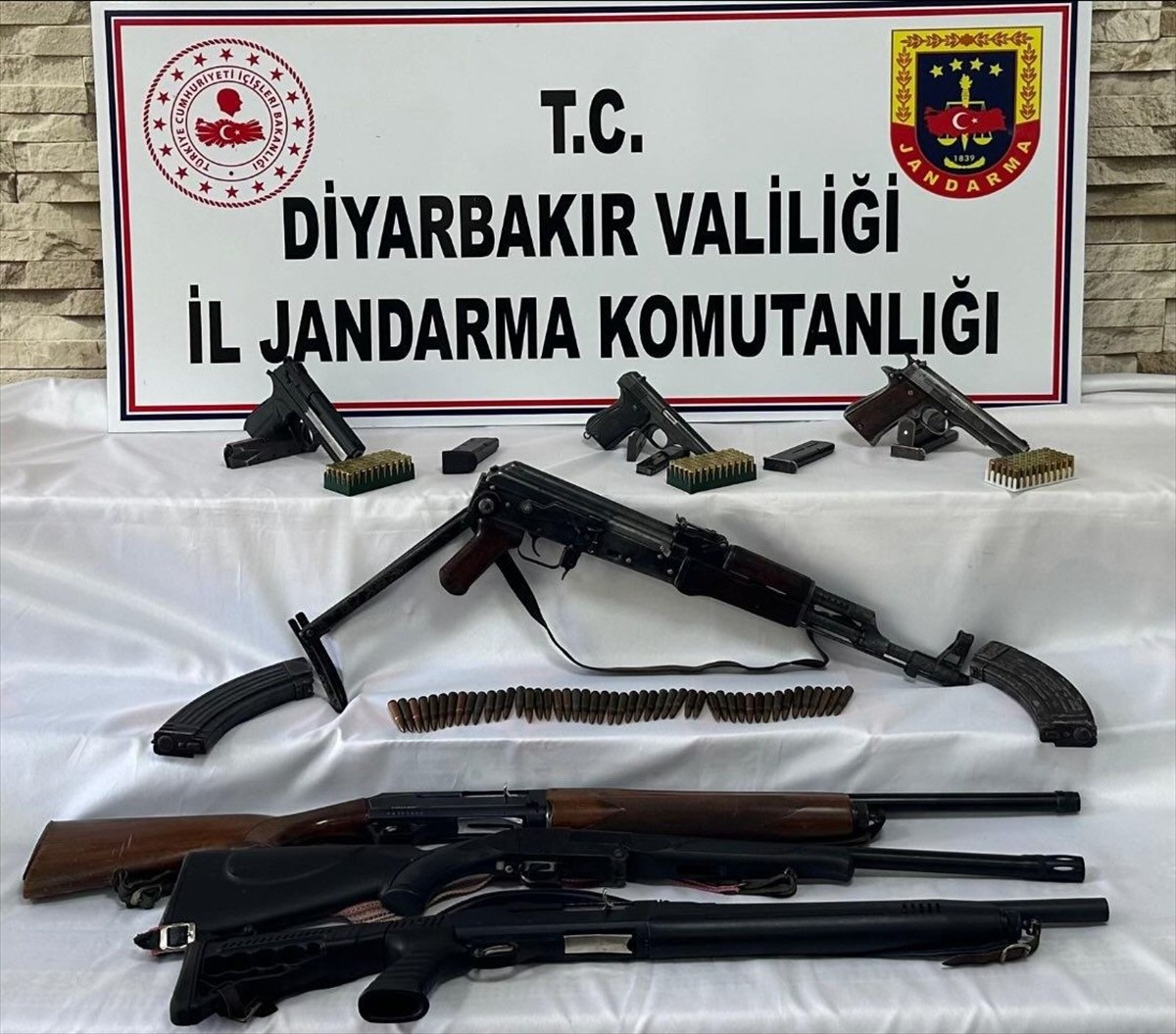 Diyarbakır'da Kaçak Silah Operasyonu: Bir Şüpheli Tutuklandı