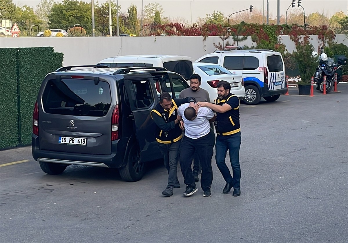 Bursa'da Motosikletli Saldırgan Yakalandı: 23 Yaşındaki Genç Hayatını Kaybetti