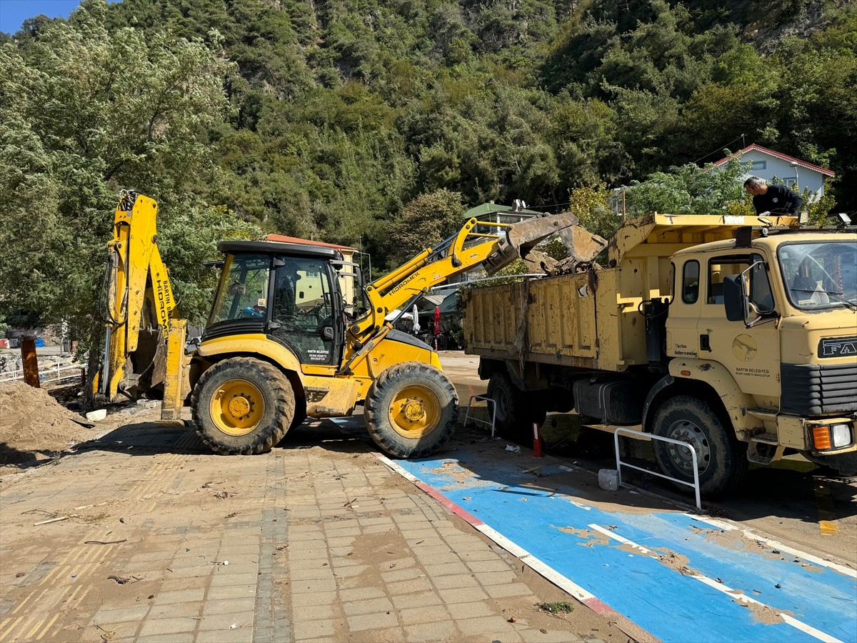 Bartın İnkumu Sahilinde Temizlik Çalışmaları Başlatıldı