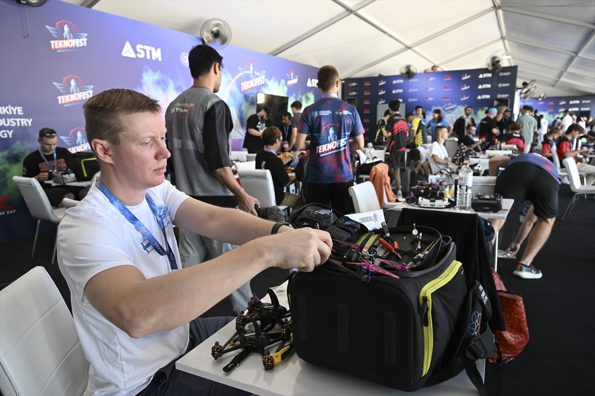 TEKNOFEST Drone Şampiyonası'nda Başarı Ödülleri Sahiplerini Buldu