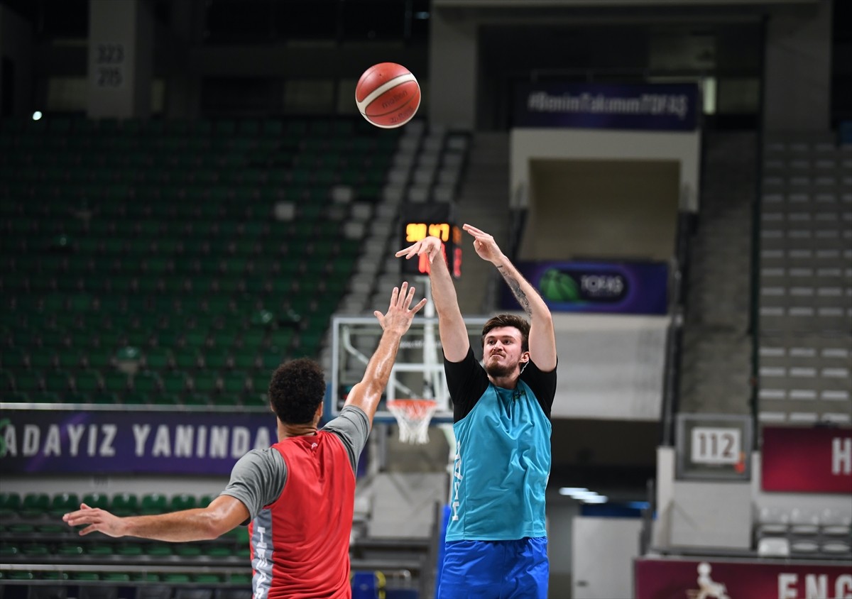 TOFAŞ Basketbol Takımı Yeni Sezona Hazır