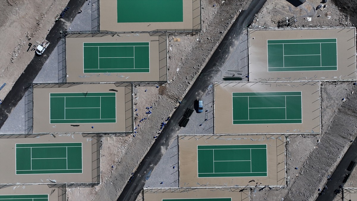 Erciyes'te Tenis Kortları ile Sporun Yükselişi