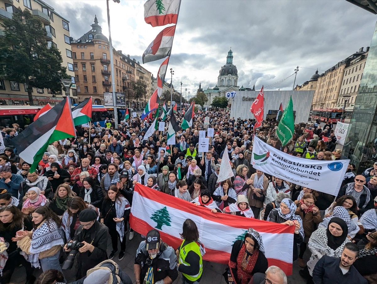 İsveç'te İsrail'in Saldırıları Protesto Edildi