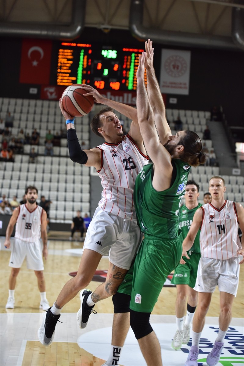 Bursaspor Basketbol, Manisa Basket'i Deplasmanda Yenerek Sezona Galibiyetle Başladı