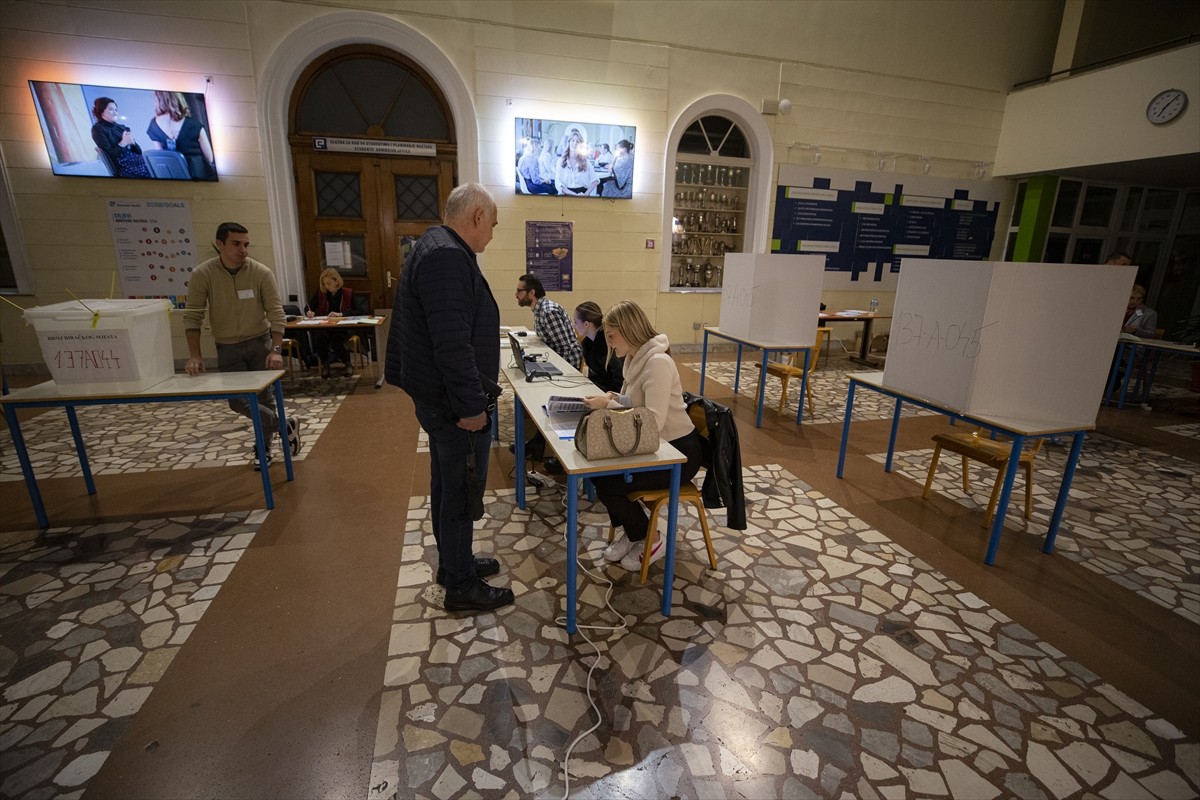 Bosna Hersek'te Yerel Seçimler İçin Oy Kullanma Süreci Başladı