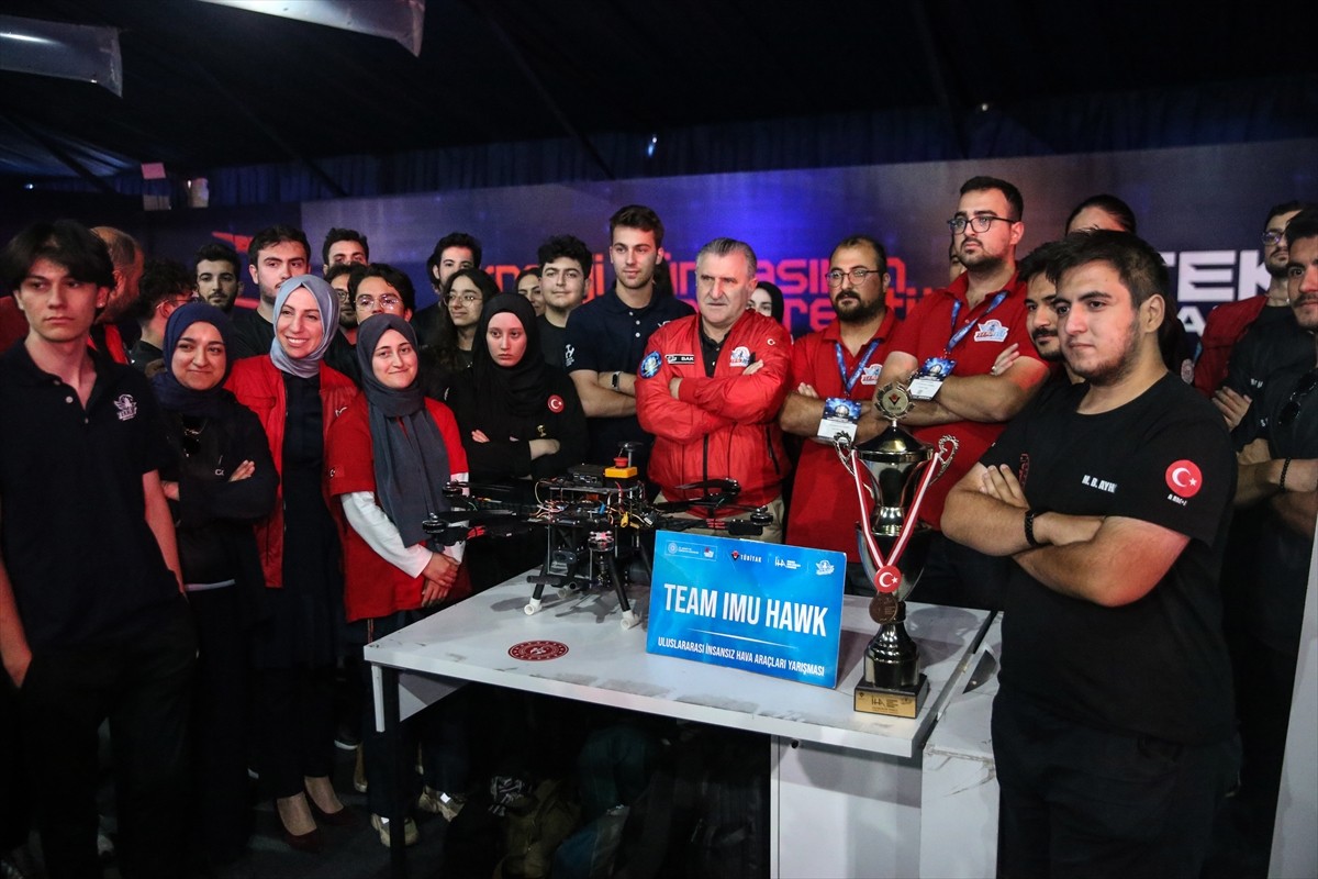 Gençlik ve Spor Bakanı Bak, TEKNOFEST Adana'da Yapay Zekayı Destekledi