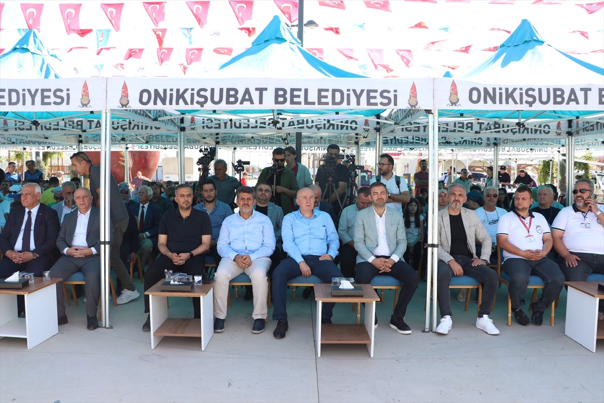 Kahramanmaraş'ta Klasik Otomobil Festivali Rüzgarı Esti