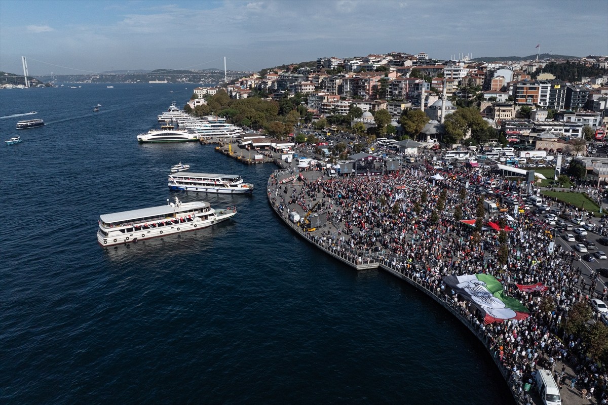 Üsküdar Meydanı'nda Gazze İçin Destek Mitingi Düzenlendi