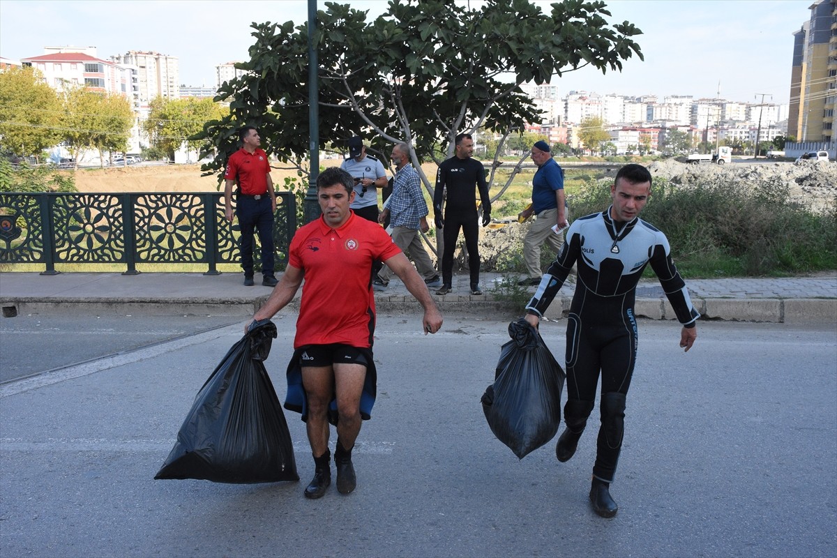 Samsun'da Irmakta Çalışma: Ceset İhbarına Giden Ekipler Temizlik Yaptı