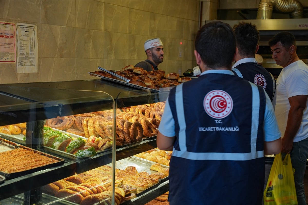 İzmir'de Fırınlarda Fiyat ve Gramaj Denetimi Başlatıldı