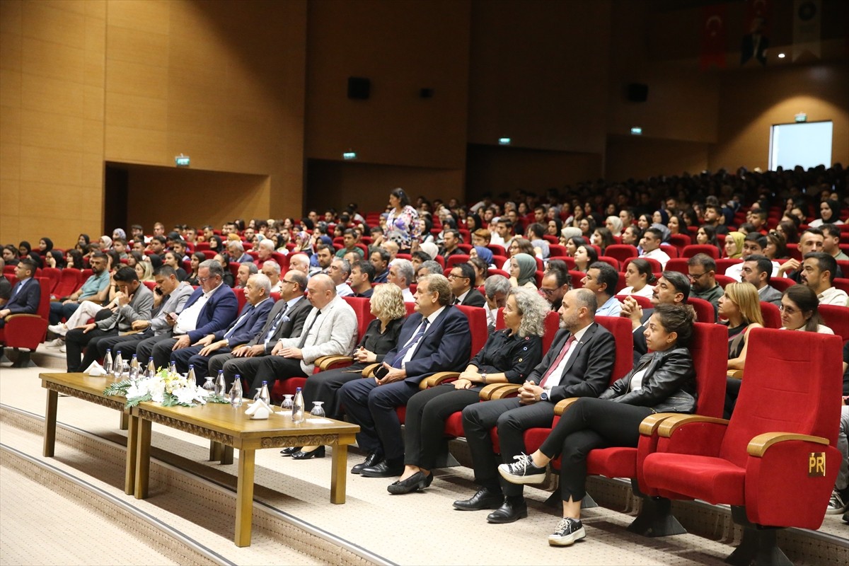 KSÜ Rektörü Prof. Dr. Alptekin Yasım, Yeni Öğrencilerle Buluştu