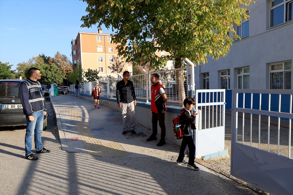 Edirne'de Okul Polisine Güven Artıyor