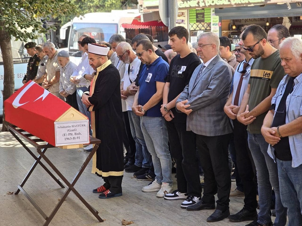 Kıbrıs Gazisi Emekli Binbaşı Sebahattin Hastürk Son Yolculuğuna Uğurlandı