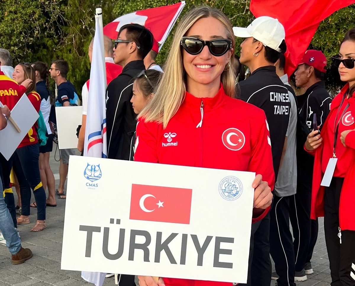 Şahika Ercümen, Serbest Dalışta Türkiye Rekoru Kırdı