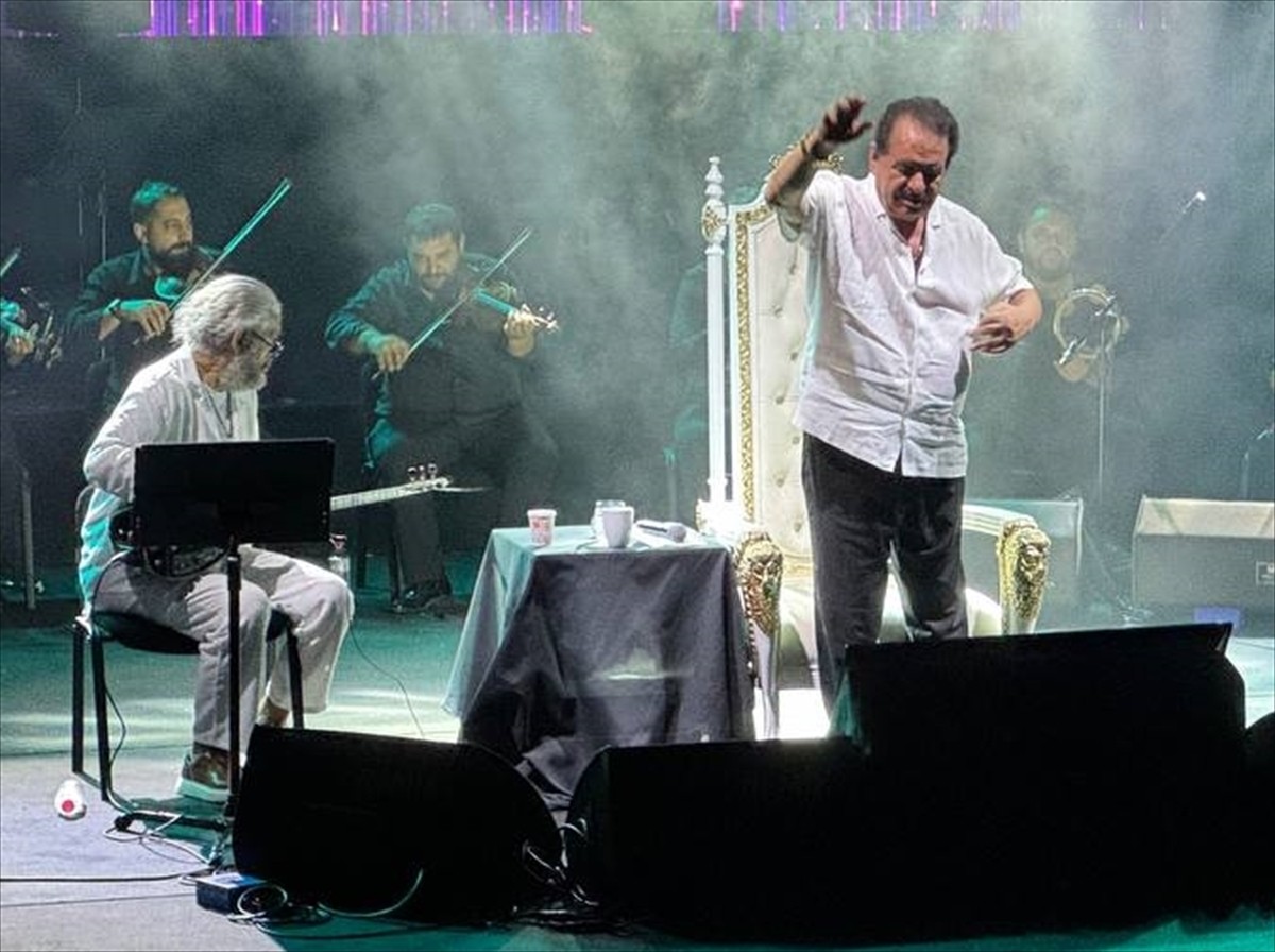 İbrahim Tatlıses, Adana'da Unutulmaz Bir Konser Verdi