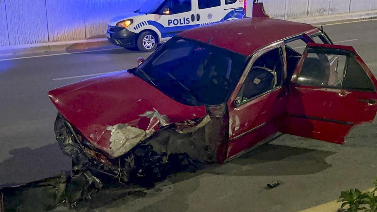 Gaziantep'te Trafik Kazası: 1 Ölü, 4 Yaralı