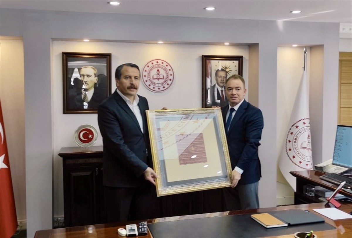 Ali Yalçın'dan Kırşehir'de Eğitim Bir-Sen Açılışı ve Ziyaretler