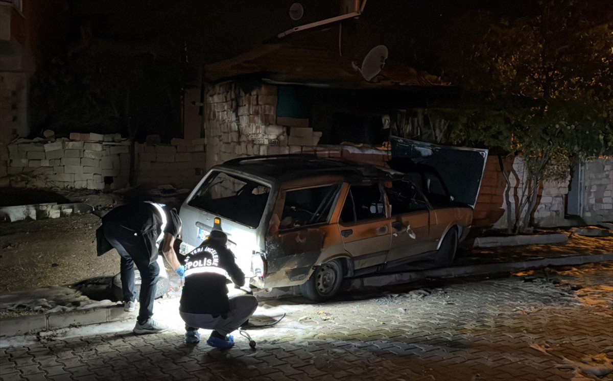 Kırıkkale'de Seyir Halindeki Otomobilde Yangın