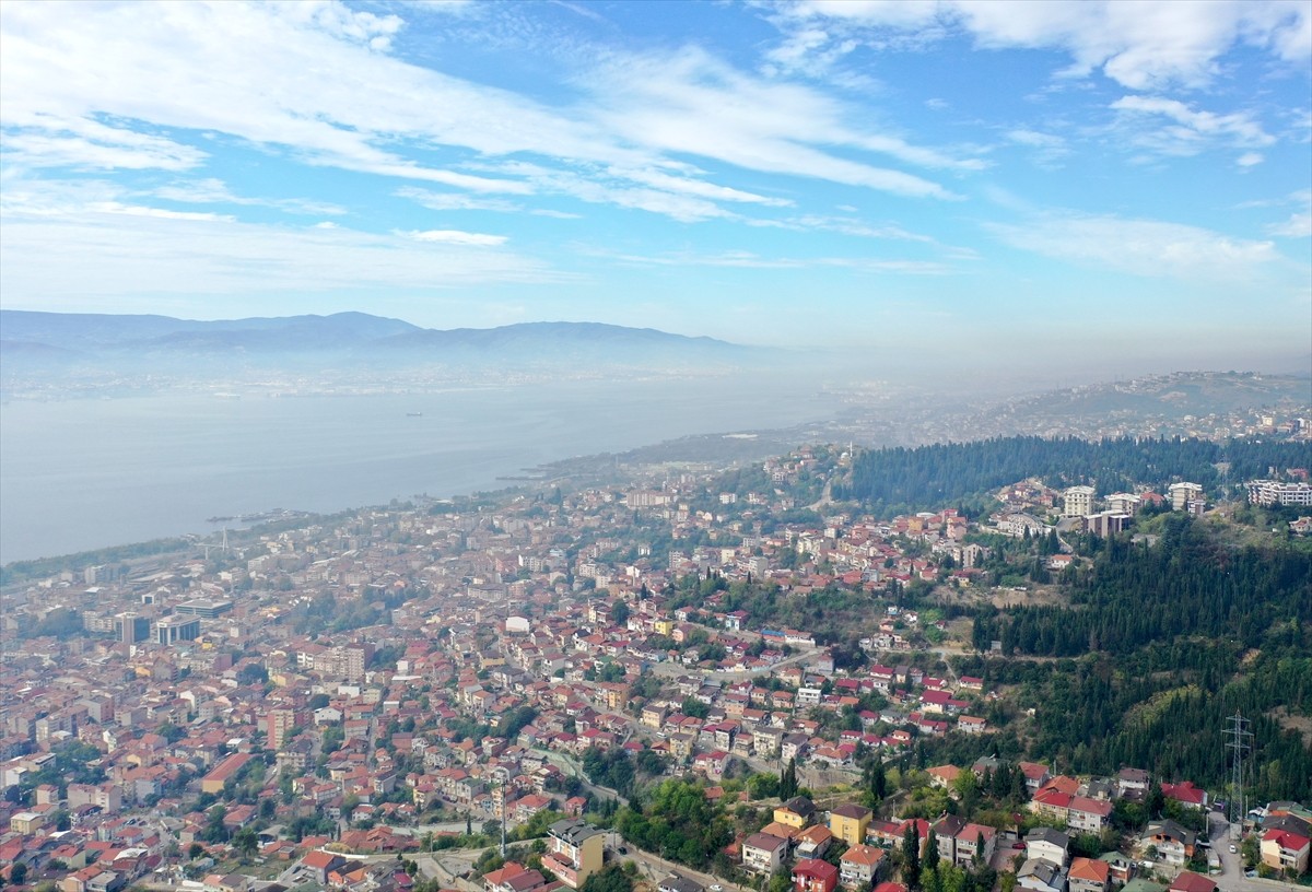 Kocaeli'de Görüş Mesafesini Düşüren Sis Etkili Oldu