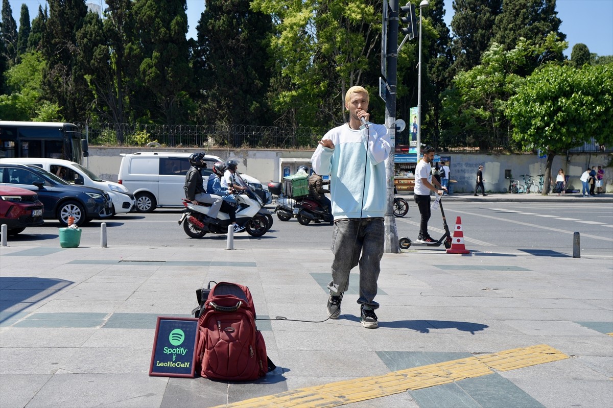 İstanbul Sokaklarında Yankılanan Ses: Human Ghasemnataj Fokoloei