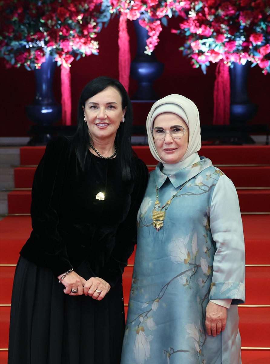 Emine Erdoğan Tiran'da Kültürel Ziyaretler Gerçekleştirdi