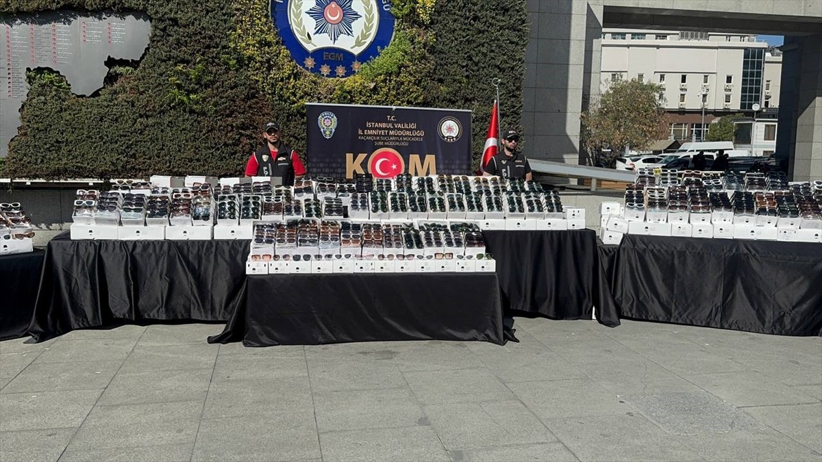 İstanbul'da Büyük Gözlük Operasyonu: 236 Bin Kaçak Parça Ele Geçirildi