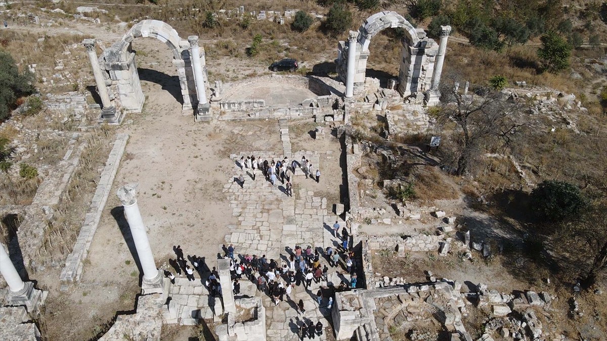 Stratonikeia'da Tarihi Anahtar Taşıma Töreni Canlandırıldı