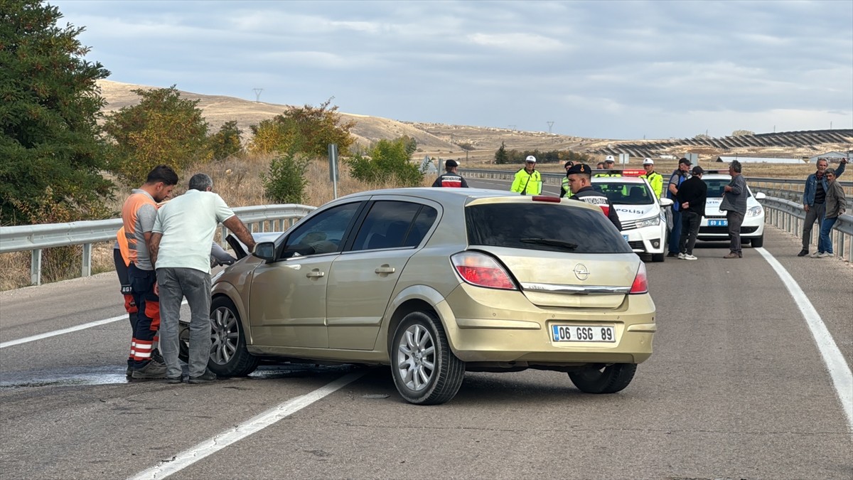 Bayburt'ta Trafik Kazası: 2 Yaralı