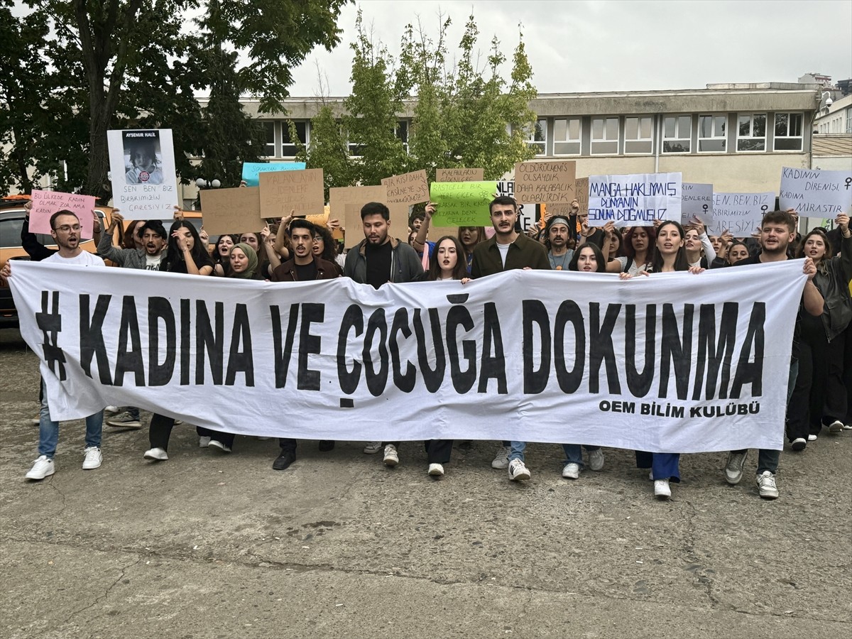 KTÜ'de Kadına Yönelik Şiddete Karşı Anlamlı Yürüyüş