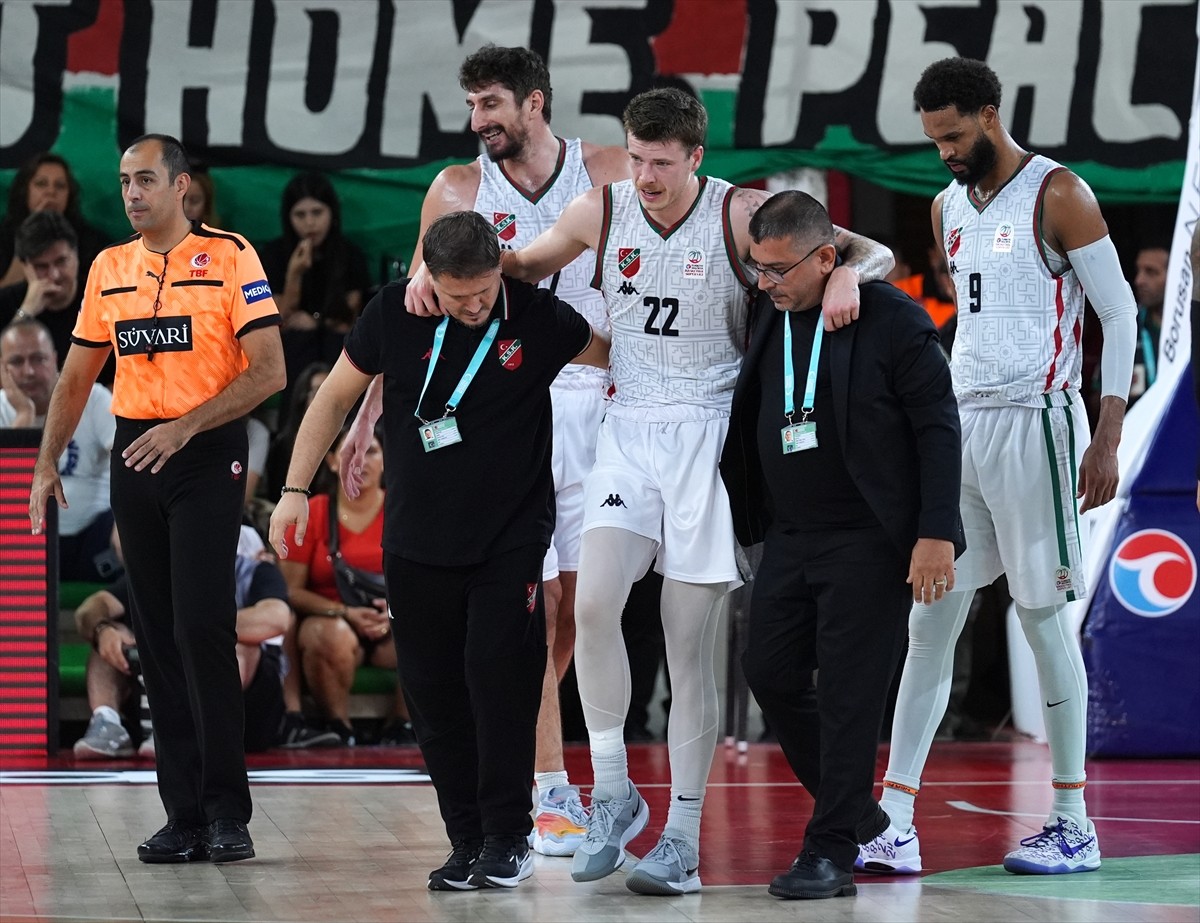 Karşıyaka, Merkezefendi'yi 105-88 Yenerek İlk Galibiyetini Aldı