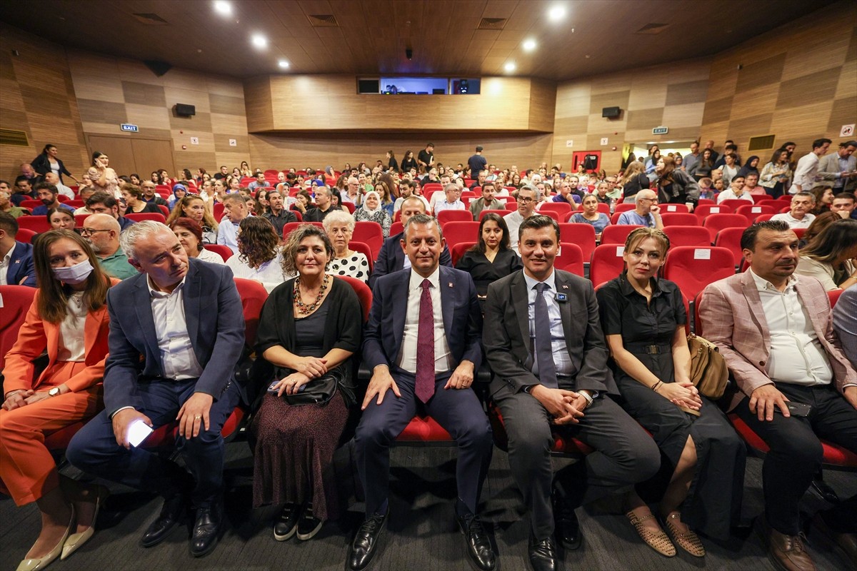 CHP Genel Başkanı Özgür Özel Manisa'da Sezon Açılışında