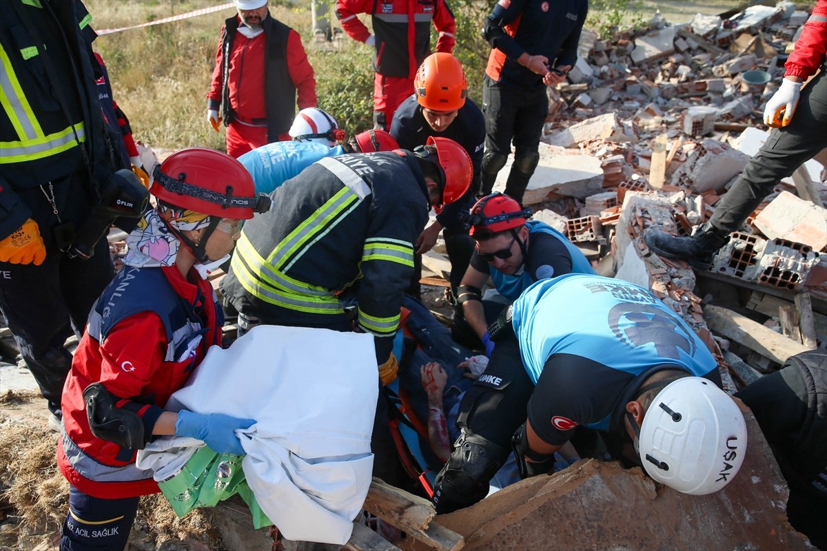 Uşak'ta 6 Saat Süren Deprem Tatbikatı