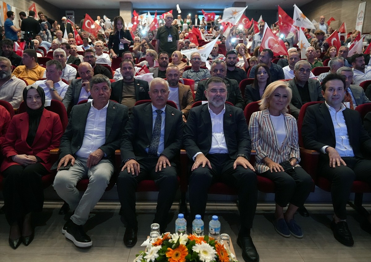 Karşıyaka Stadı İçin İzmir Büyükşehir Belediyesi'ne Çağrı