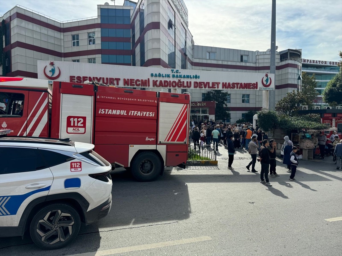 Esenyurt Devlet Hastanesi'nde Yangın Kontrol Altına Alındı