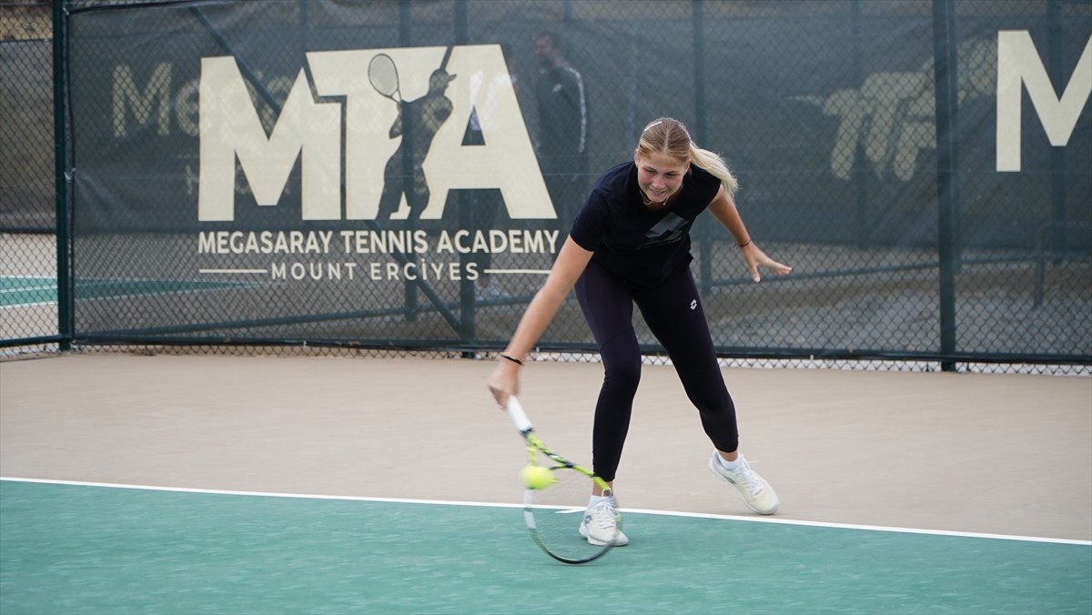 Erciyes'te ITF Uluslararası Tenis Turnuvası Devam Ediyor