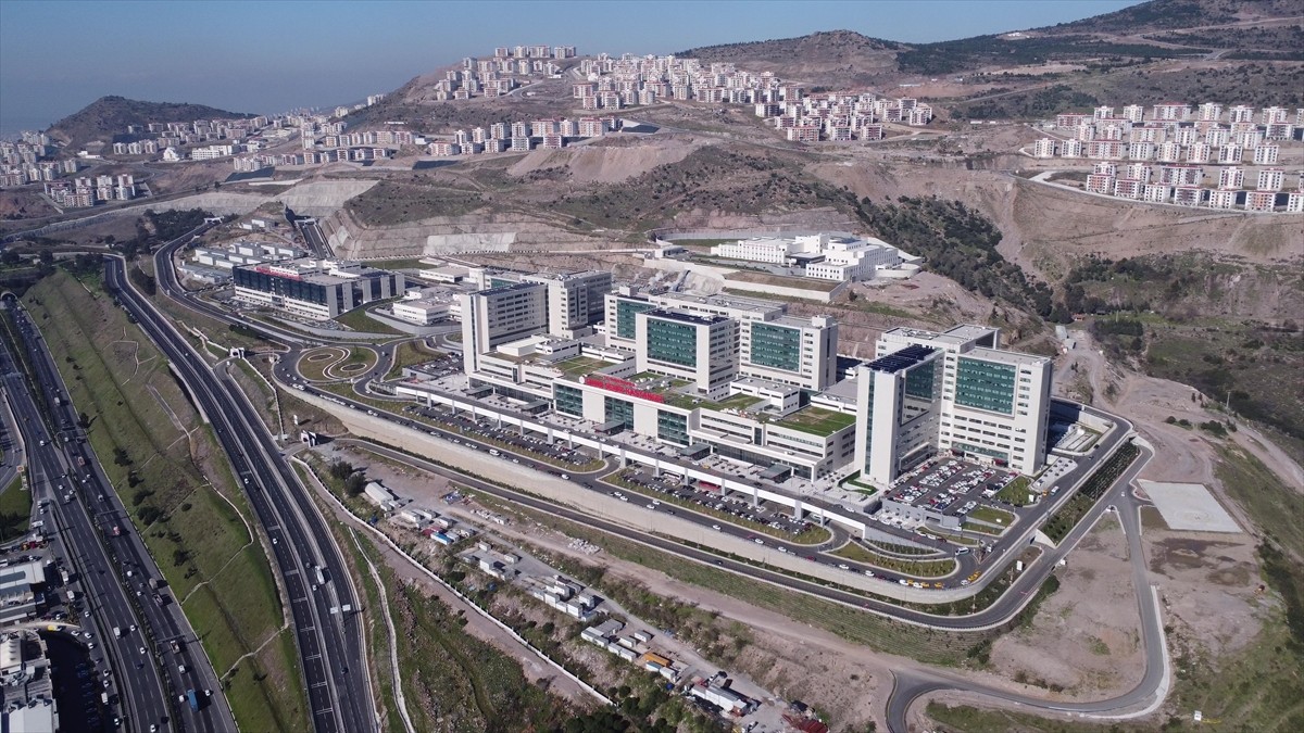 İzmir Şehir Hastanesi Birinci Yılında 2.9 Milyon Hastaya Şifa Sağladı