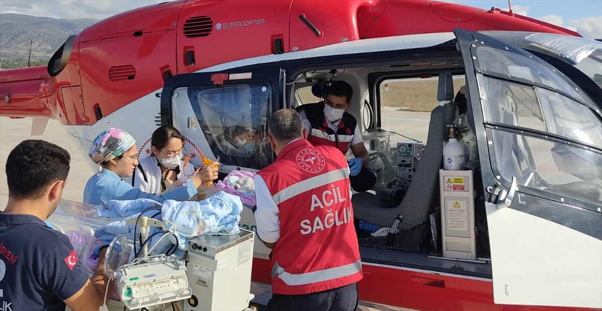 Tokat'ta 22 Günlük Bebek Ambulans Helikopterle Ankara'ya Sevk Edildi