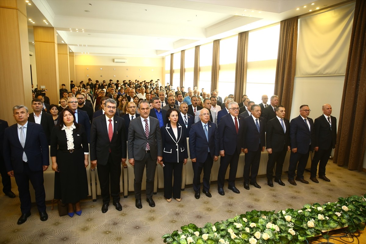 Bakü'de Türk Dünyasında Sürücülük Eğitimi Konferansı Gerçekleşti