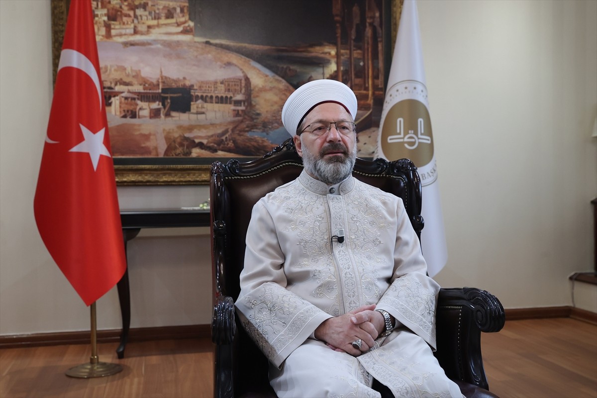 İslam Barış ve İyilik Dinidir Konferansı: Diyanet Başkanı Erbaş'tan Çözüm Çağrısı