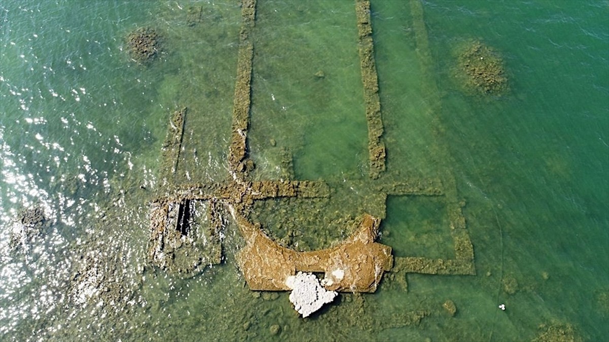 İznik Gölü'ndeki Batık Bazilikada Tarihi Keşif