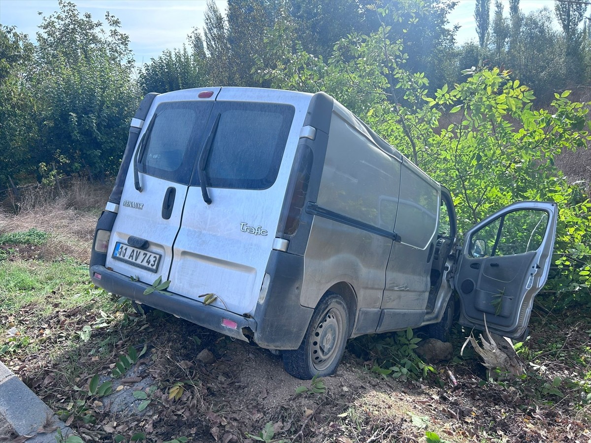 Bilecik'te Panelvan Devrildi: 1 Ölü, 1 Yaralı