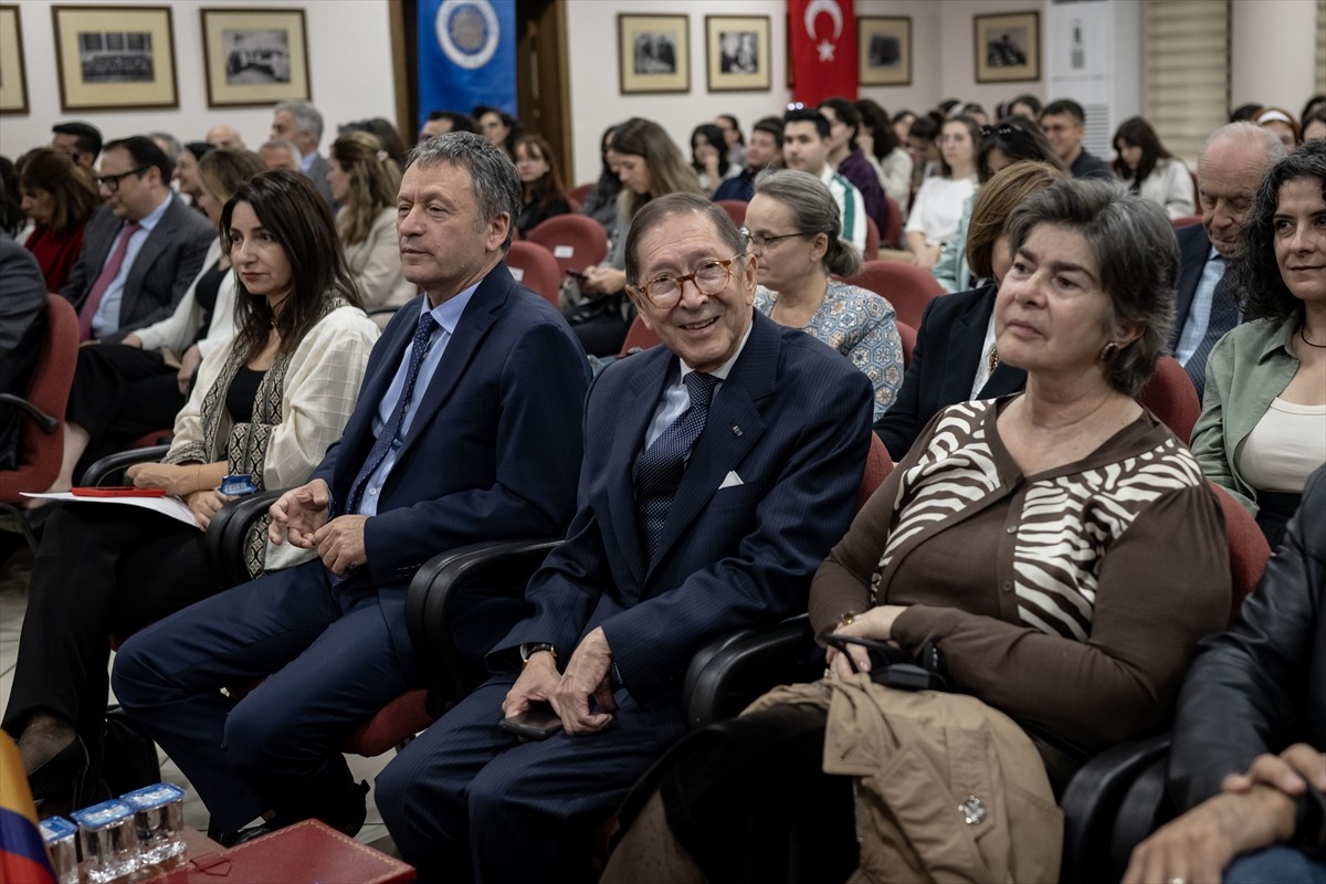 Ankara'da 'Kurmacanın Yeri' Konferansı Düzenlendi