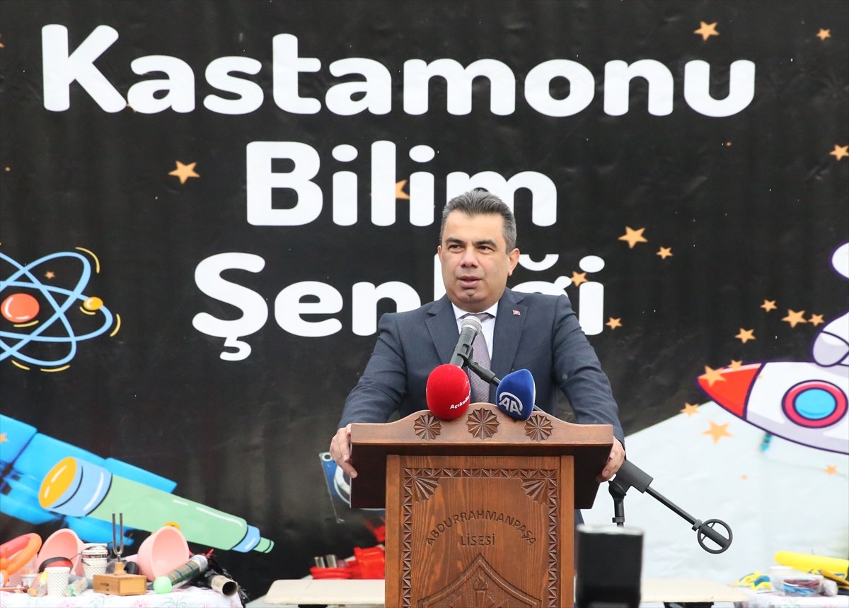 Kastamonu'da Bilim Şenliği Şenliği Coşkuyla Başladı