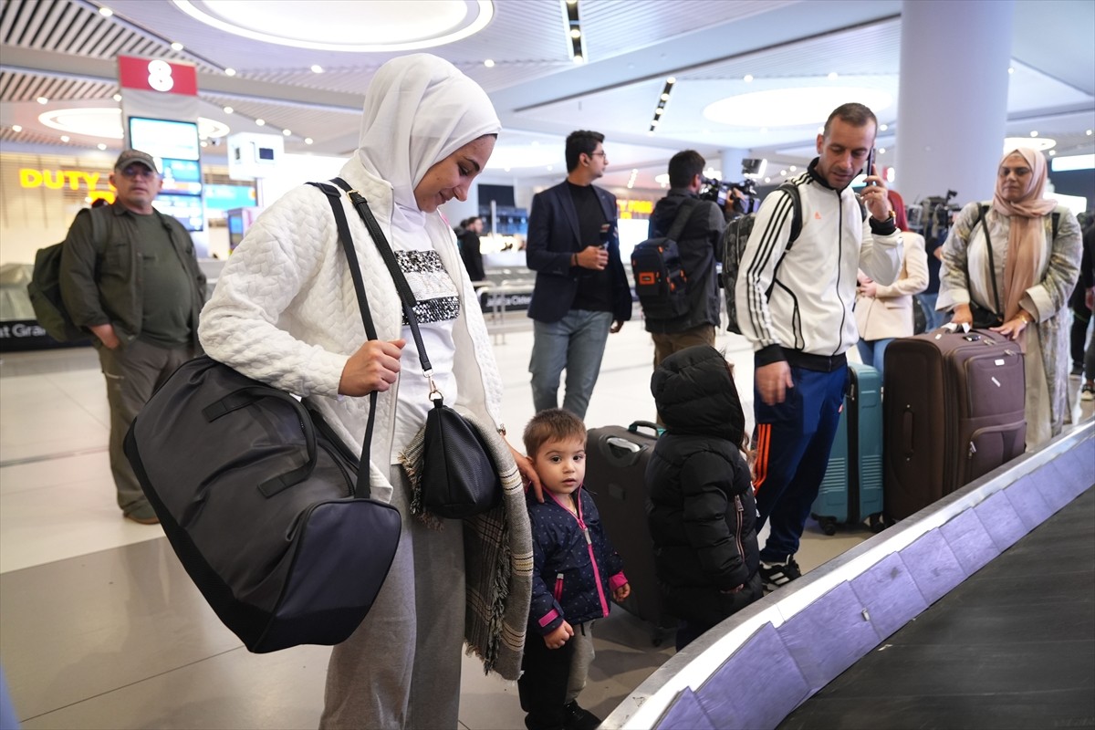 Lübnan'dan Türkiye'ye Dönüşler Başladı