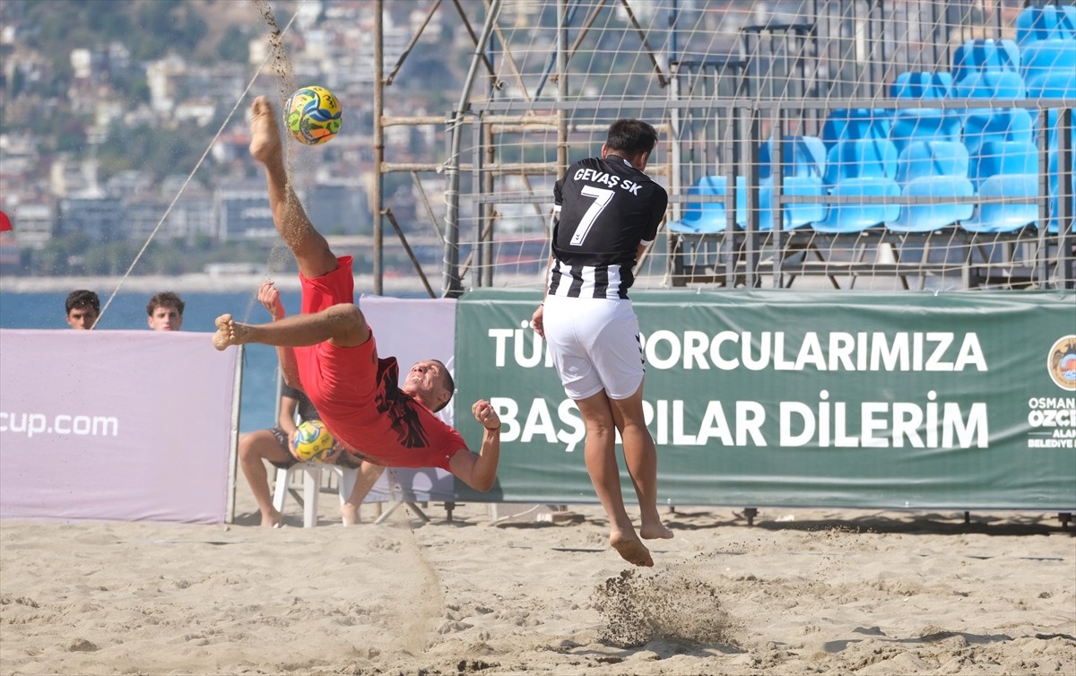 Alanya'da TFF Plaj Futbol Ligi Süper Finalleri Heyecanı Başladı