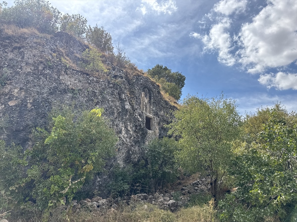 Adıyaman'da 1700 Yıllık Roma Oda Mezarı Keşfedildi