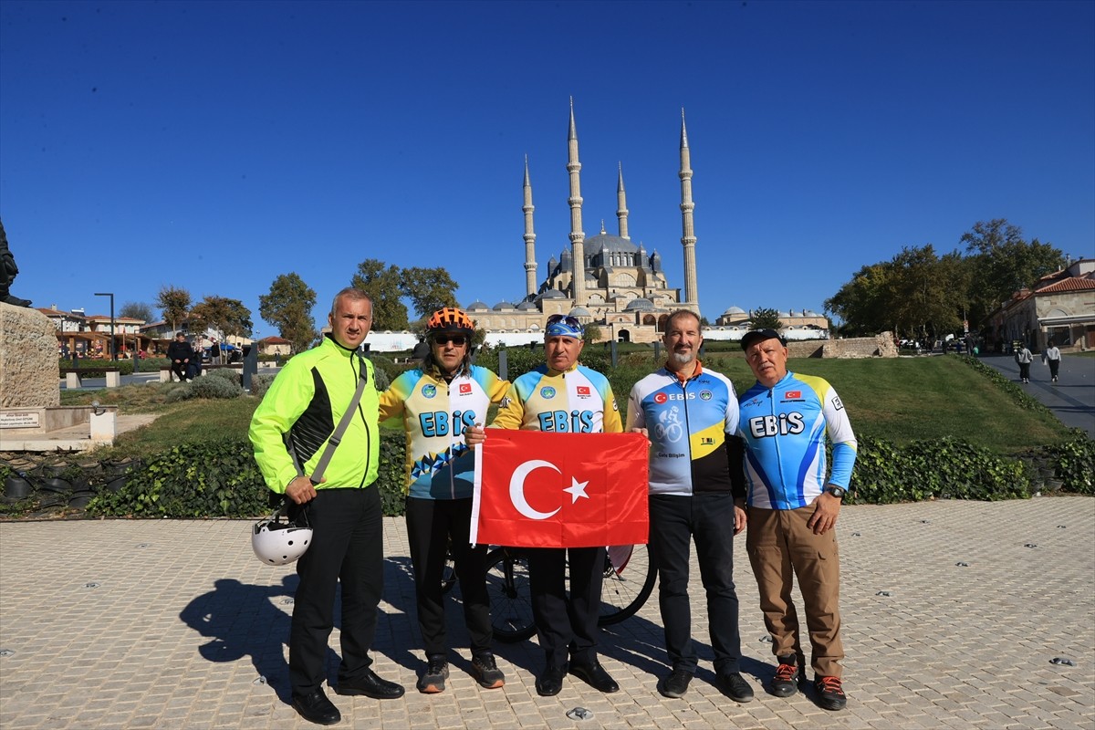 Edirne'de 15. Cumhuriyet Kupası Bisiklet Yarışı Heyecanı